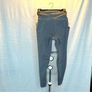 Earth yoga leggings gray twist waist